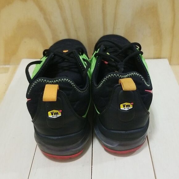 2019 Mens Nike Air Vapormax Plus Black/Ember Glow Mens size 11 1/2 - Picture 4 of 9